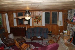 Living room in the fireplace bedroom
